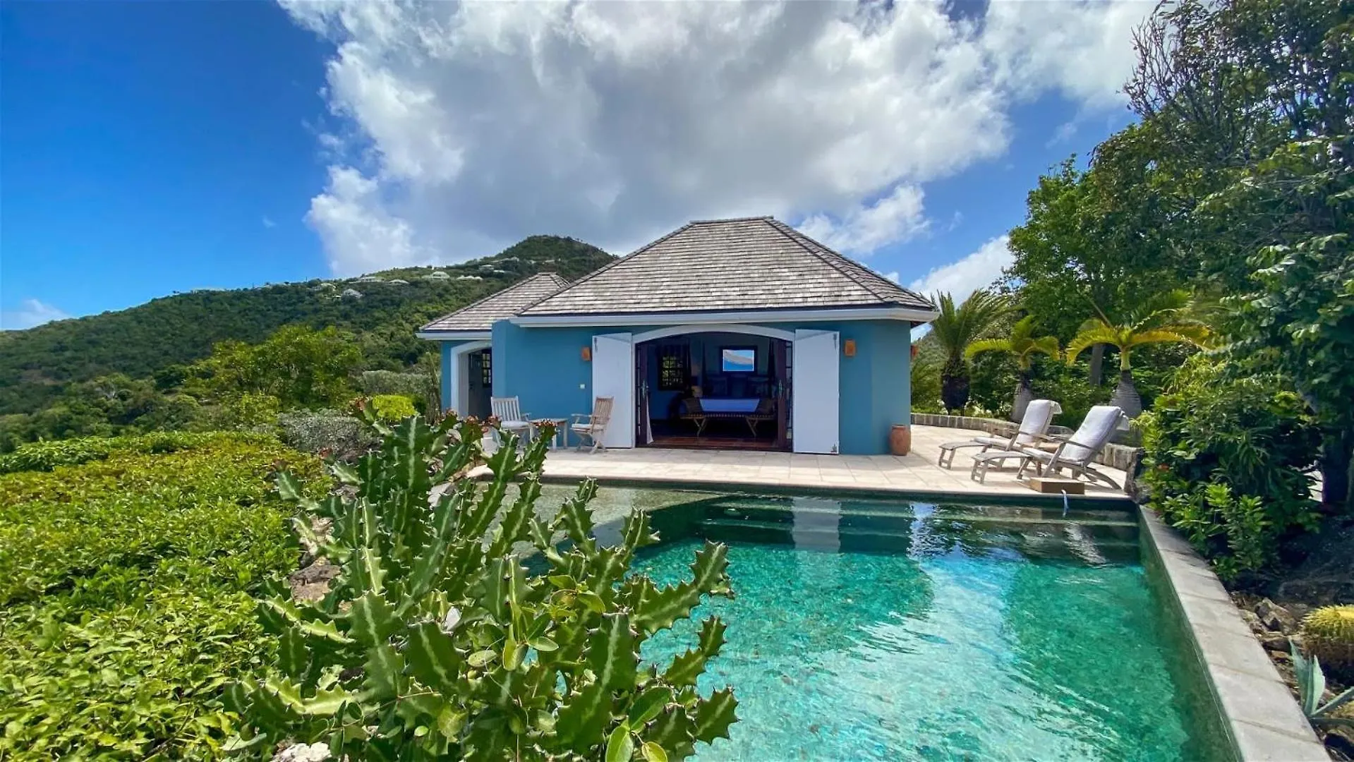 Luxurious Oceanfront Villa in St Barths Quartier de Lorient سانت بارتيليمي